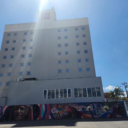 Ibis Montes Claros Shopping Hotel Bagian luar foto