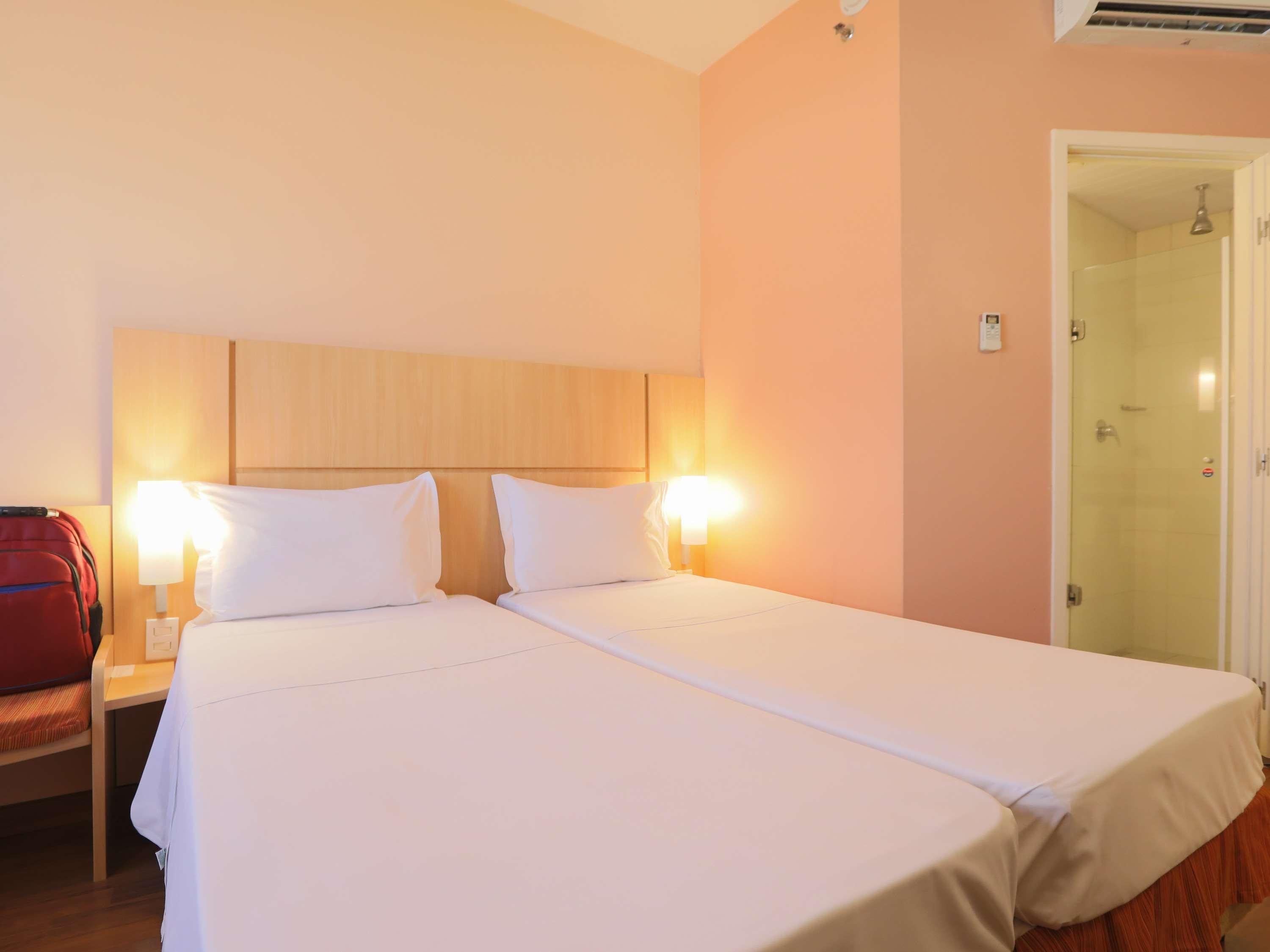 Ibis Montes Claros Shopping Hotel Bagian luar foto