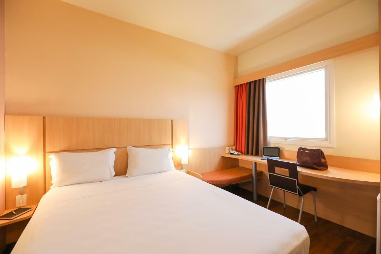 Ibis Montes Claros Shopping Hotel Bagian luar foto