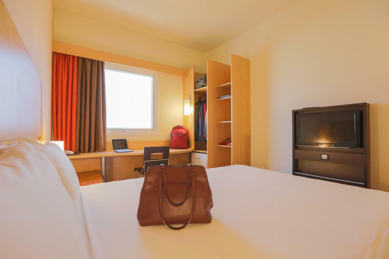 Ibis Montes Claros Shopping Hotel Bagian luar foto