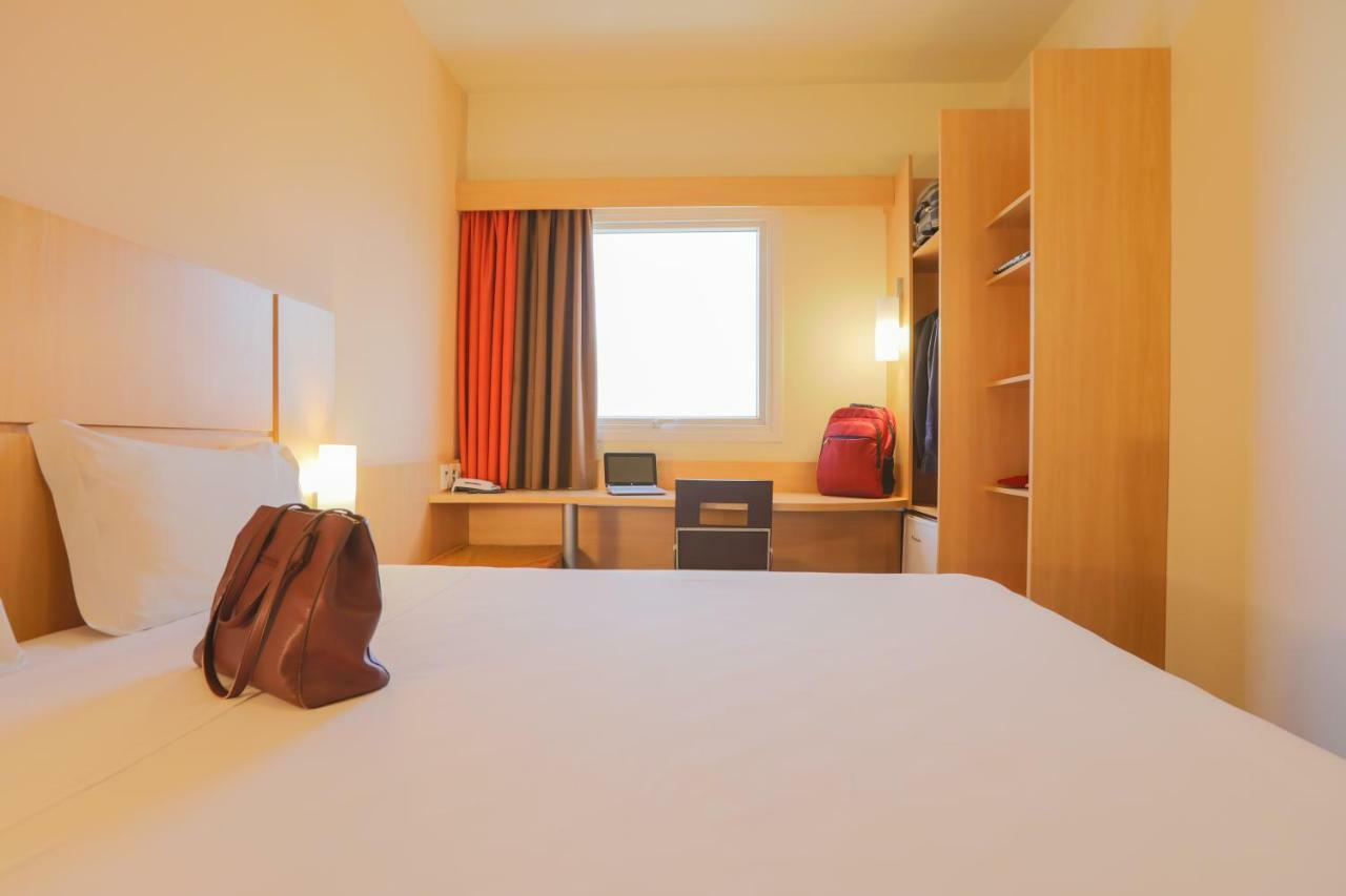 Ibis Montes Claros Shopping Hotel Bagian luar foto