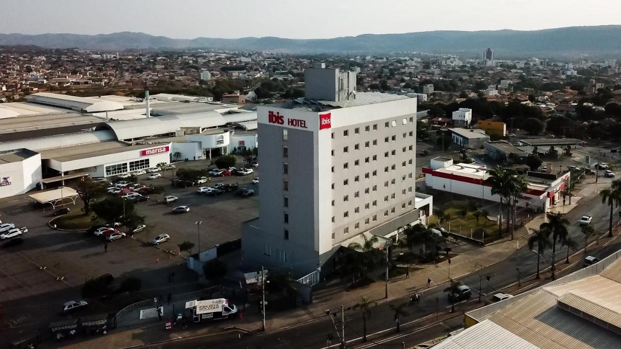 Ibis Montes Claros Shopping Hotel Bagian luar foto