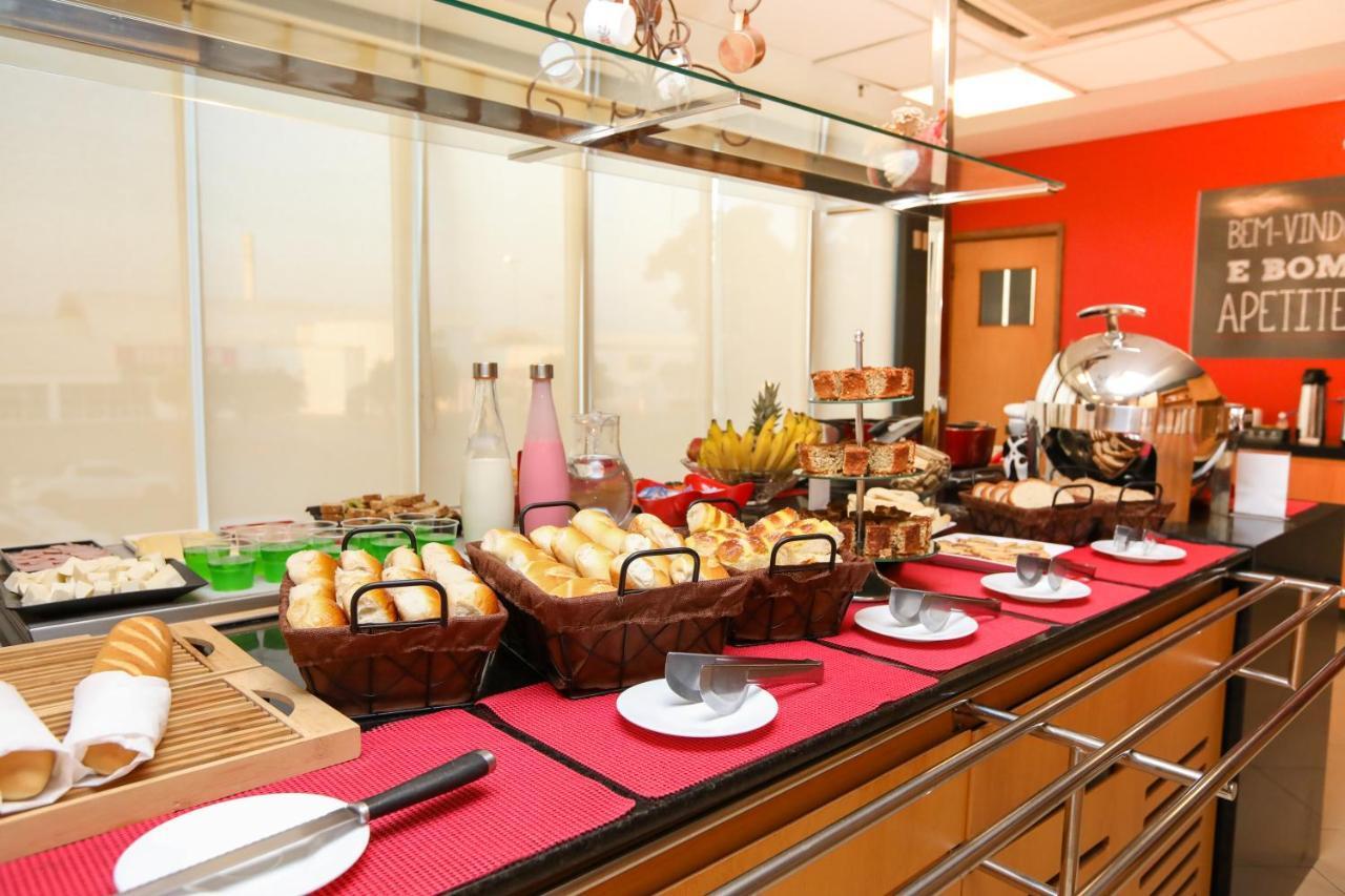 Ibis Montes Claros Shopping Hotel Bagian luar foto